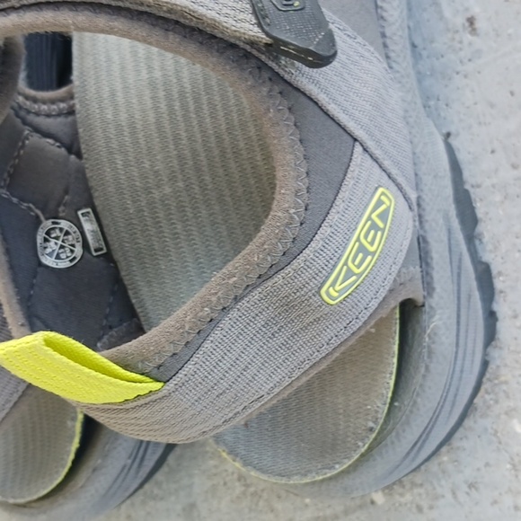 KEEN Gray Sporty Sandals with Adjustable Straps - Picture 4 of 6